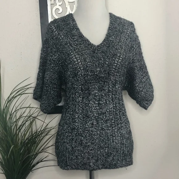 White House | Black Market ladies Sweater xs - Picture 1 of 7